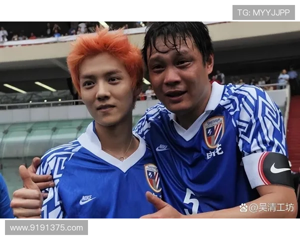 足球明星跨界典范:从绿茵场到商业舞台的成功转型之路