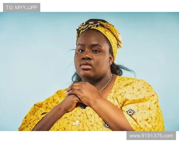 黑白混血足球明星的传奇之路与多元文化的交融探索