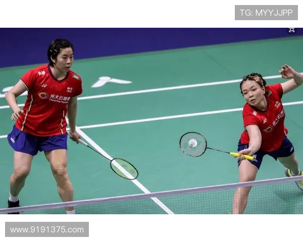 武汉羽毛球队与南京羽毛球队赛后复盘分析比赛经验与战术调整